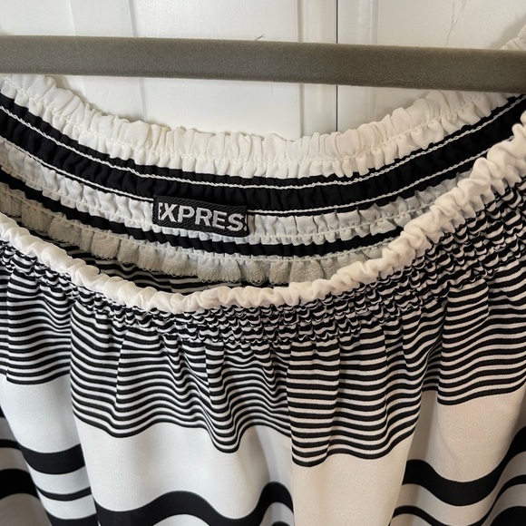 Off the shoulder Express top - Picture 3 of 3